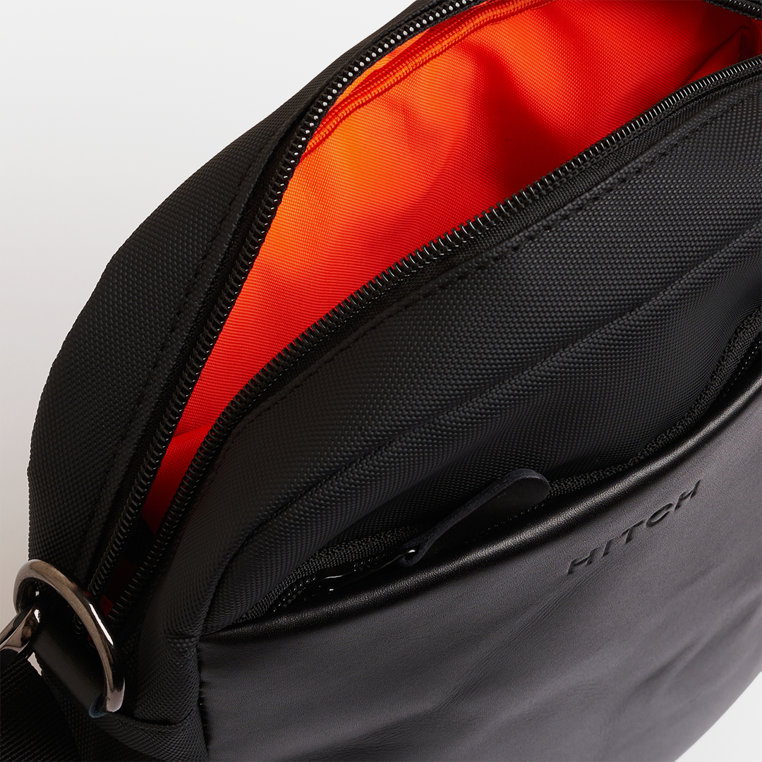 Courier - Crossbody Bag - Black