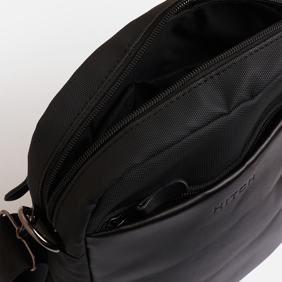 Courier - Crossbody Bag - Black