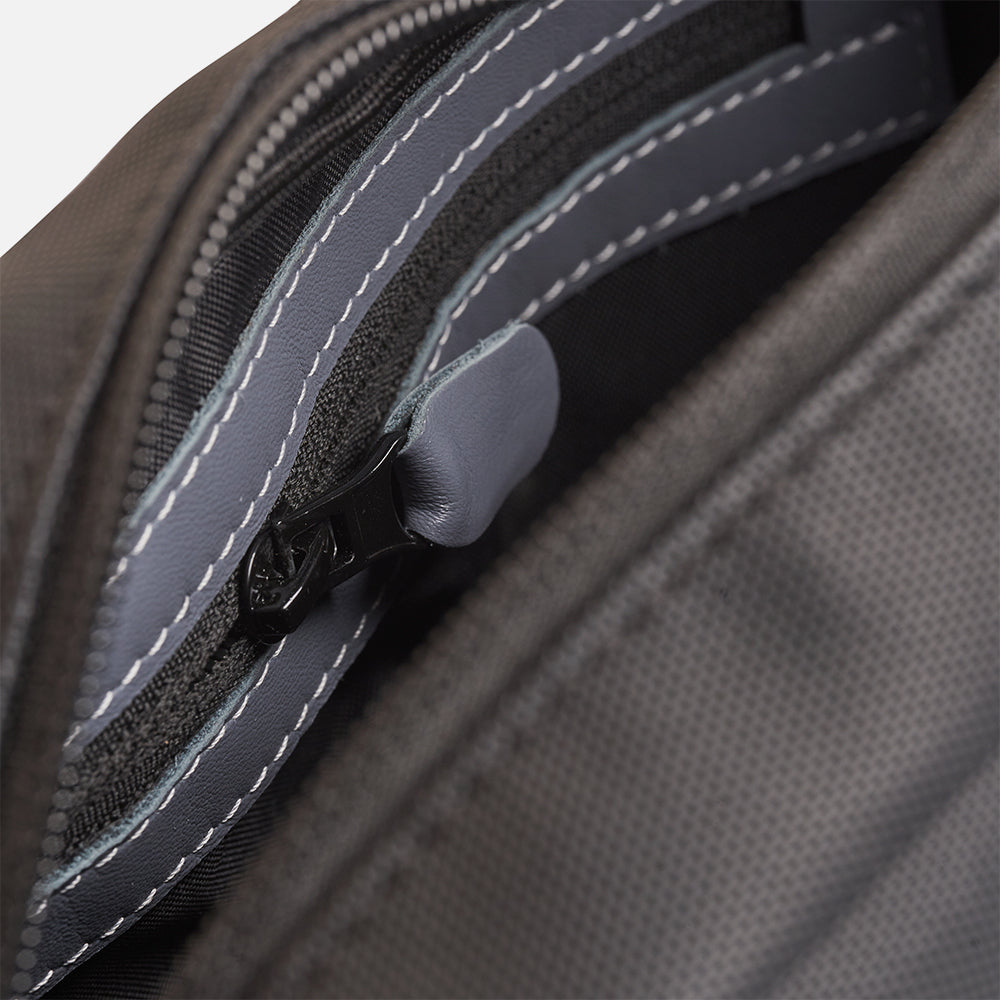 Pack — Compact Kit Bag - Black/Gray